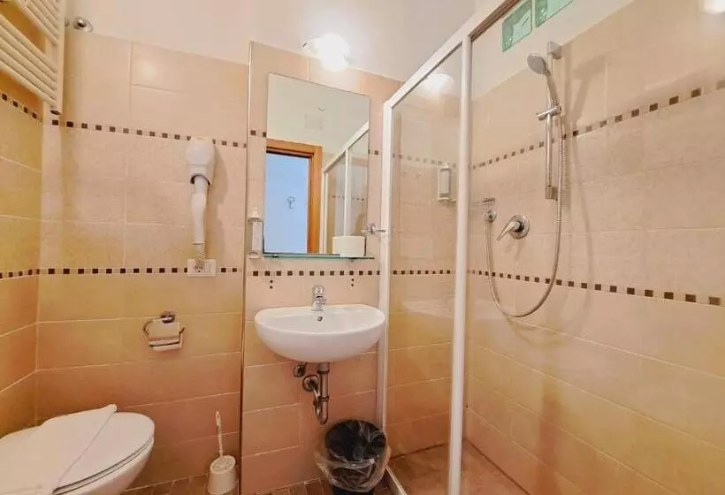 اتاق کلاسیک چهارنفره, Butterfly Wellness & Spa