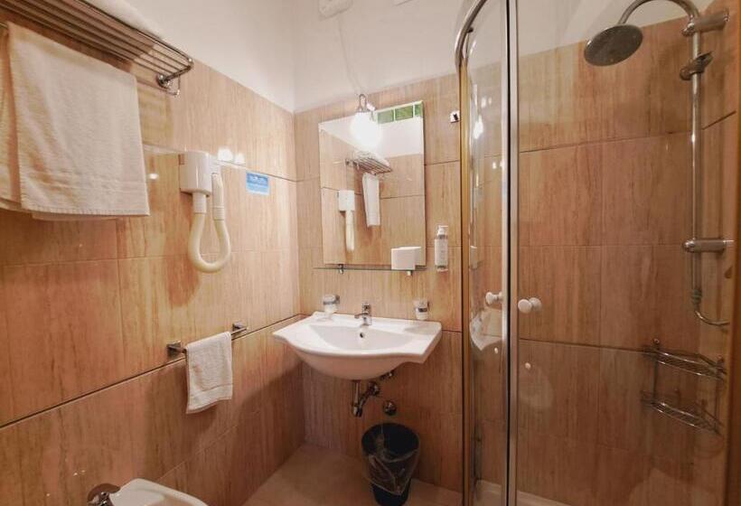 اتاق کلاسیک چهارنفره, Butterfly Wellness & Spa