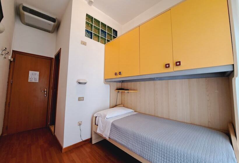 اتاق استاندارد یک نفره, Butterfly Wellness & Spa