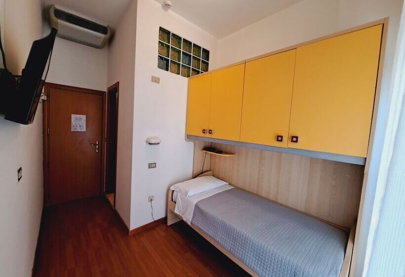 اتاق استاندارد یک نفره, Butterfly Wellness & Spa