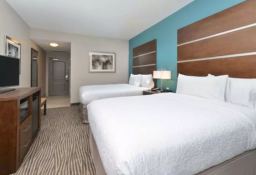 ２ダブルベッドのスタンダードルーム, Hampton Inn & Suites Des Moines Downtown