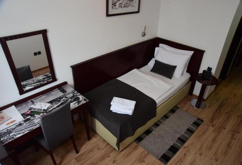 חדר סטנדרט יחיד, Meridijan16