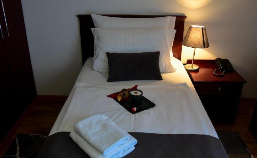 חדר סטנדרט יחיד, Meridijan16