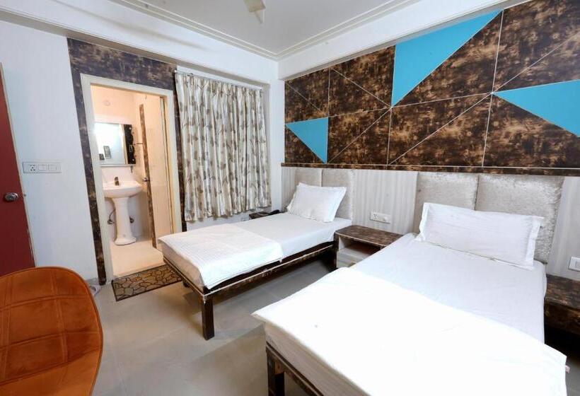 غرفة كلاسيكية, Moon Light Bhimtal