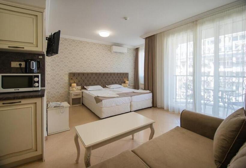 バルコニー付きスタンダードステューディオ, Regina