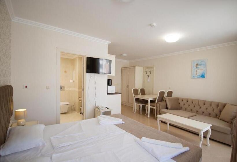 バルコニー付きスタンダードステューディオ, Regina