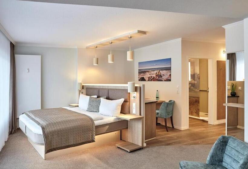 2 Bedrooms Suite Sea View, Strandidyll