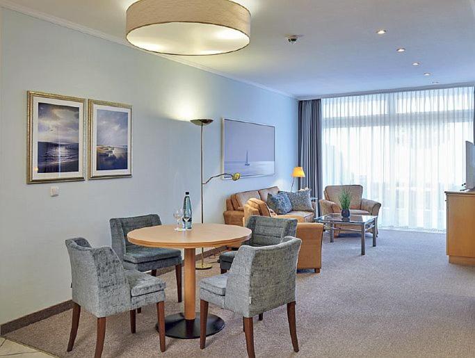 2 Bedrooms Suite Sea View, Strandidyll