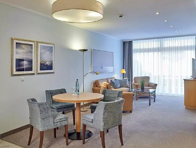 2 Bedrooms Suite Sea View, Strandidyll