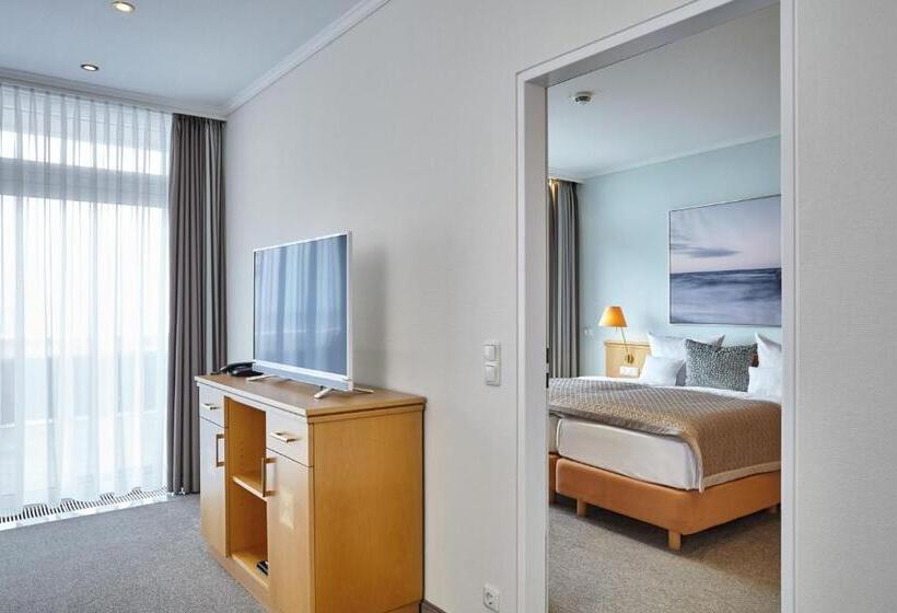 2 Bedrooms Suite Sea View, Strandidyll