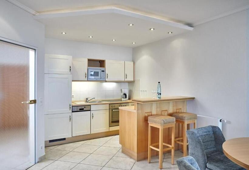 2 Bedrooms Suite Sea View, Strandidyll