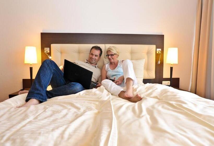 2 Bedrooms Suite Sea View, Strandidyll