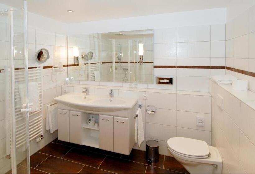 2 Bedrooms Suite Sea View, Strandidyll