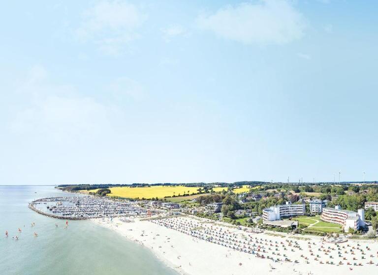 2 Bedrooms Suite Sea View, Strandidyll