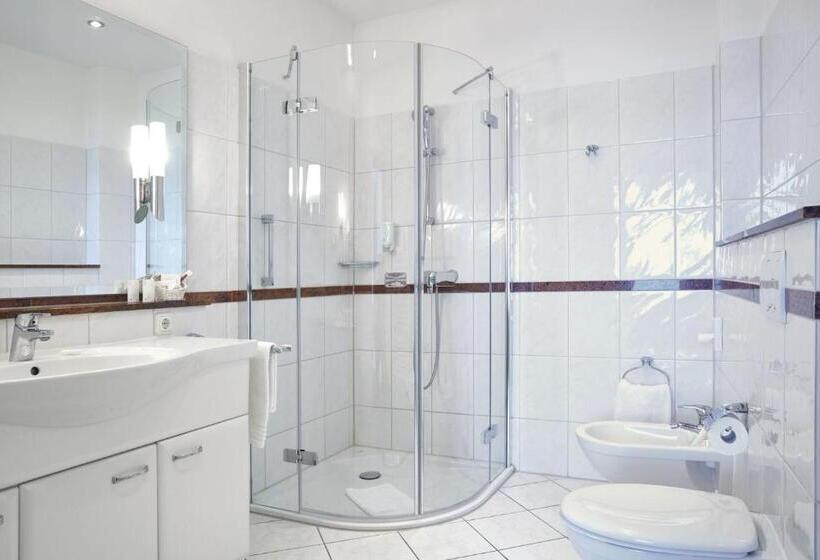 2 Bedrooms Suite Sea View, Strandidyll