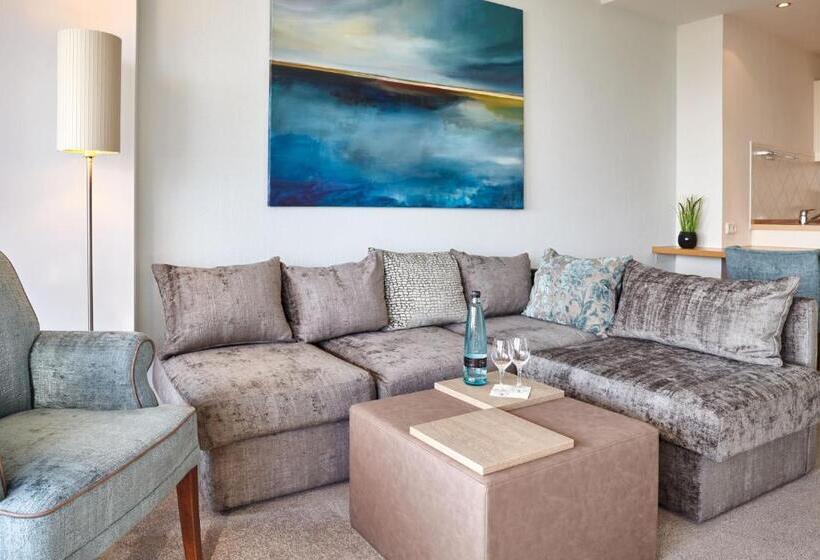 2 Bedrooms Suite Sea View, Strandidyll