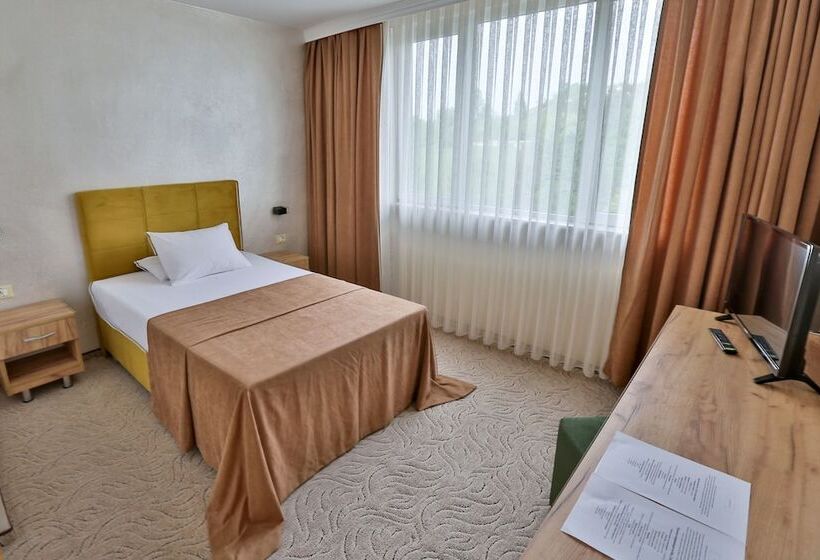 غرفة قياسية فردية, Terra Europe Brontes