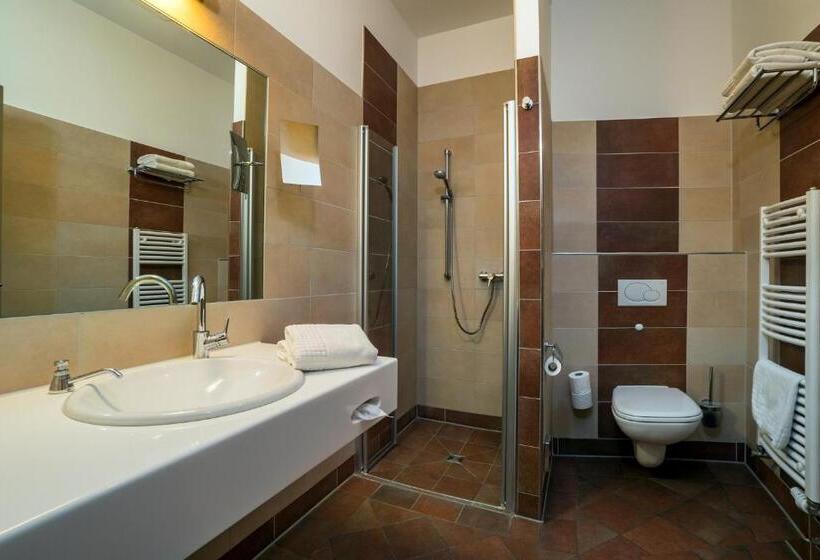 Camera Standard Individuale, Wald