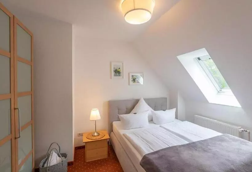 Huoneisto 2 Makuuhuonetta, Seehotel Lindenhof