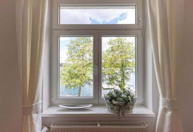 Huoneisto 2 Makuuhuonetta, Seehotel Lindenhof
