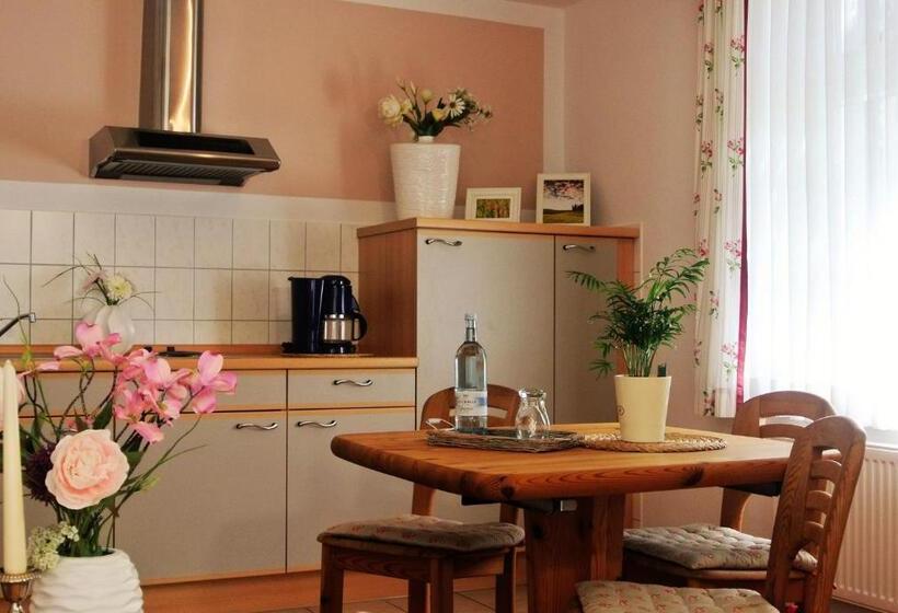 شقة غرفة نوم واحدة مزودة بشُرفة, Seehotel Lindenhof