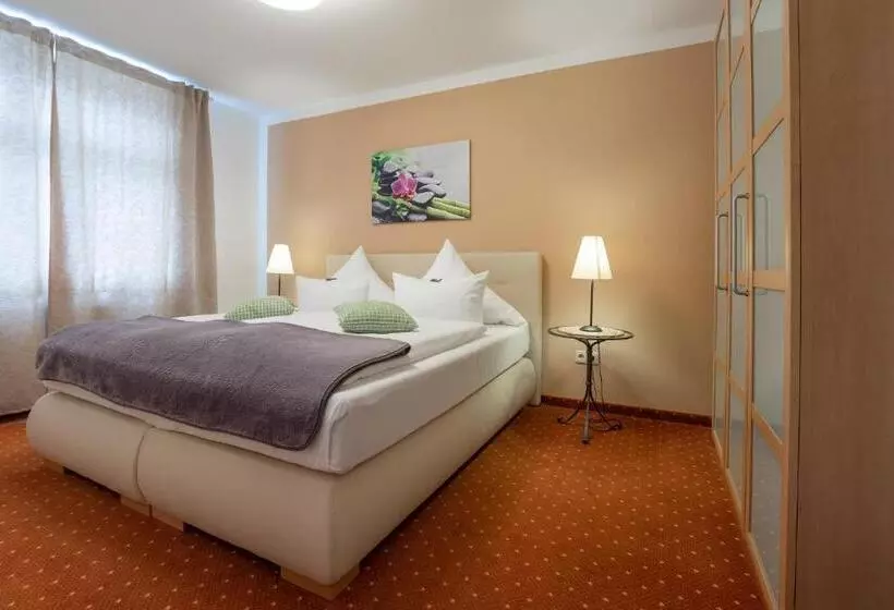 Huoneisto 1 Makuuhuone Parveke, Seehotel Lindenhof