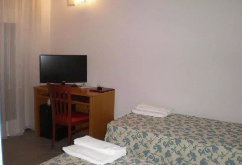 اتاق اکونومی, Villa Aretusi