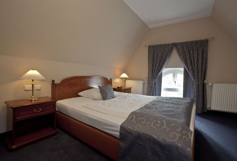 이코노미 룸, Villa Knobelsdorff