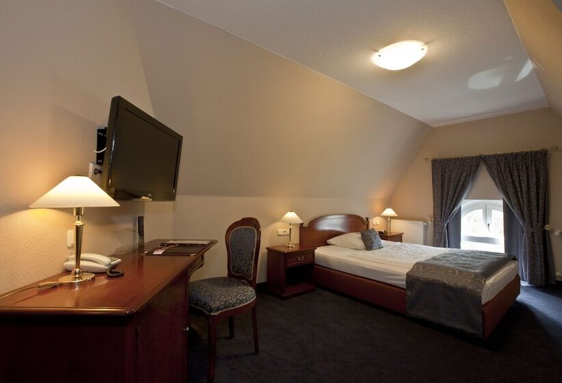 이코노미 룸, Villa Knobelsdorff