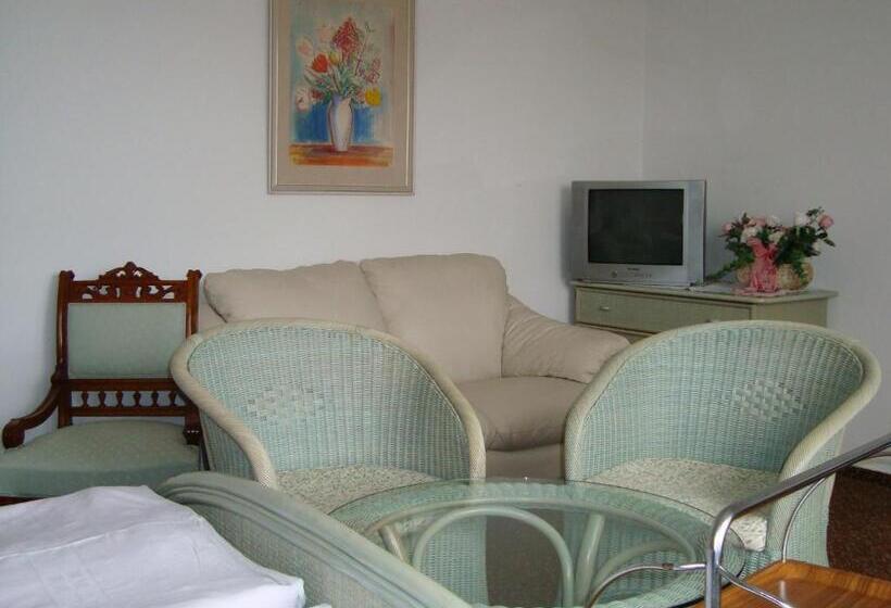 Quarto Estandar, Villa Olivia