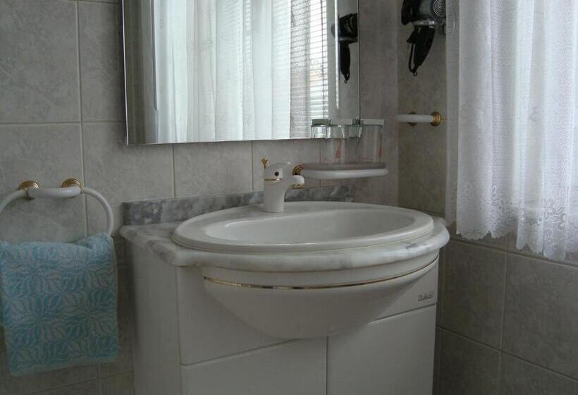 Quarto Triplo Estandar Vista Jardim, Villa Olivia