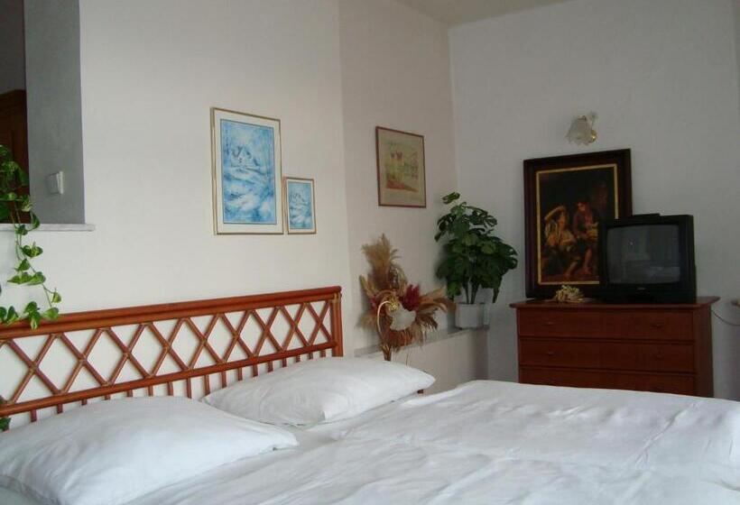 Quarto Estandar, Villa Olivia