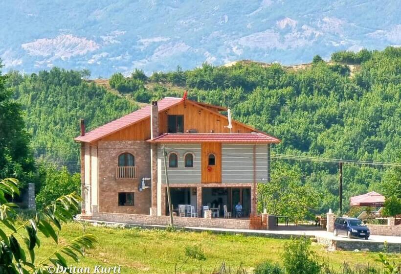 غرفة قياسية مطلّة علي الحديقة, Bujtina Celiku