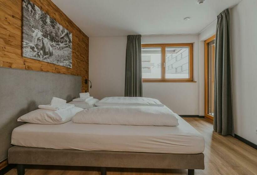 غرفة عائلية, Alpinresortmontafon Garni