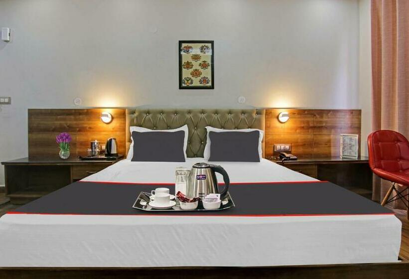 トリプルクラシックルーム, Fabhotel Outhills