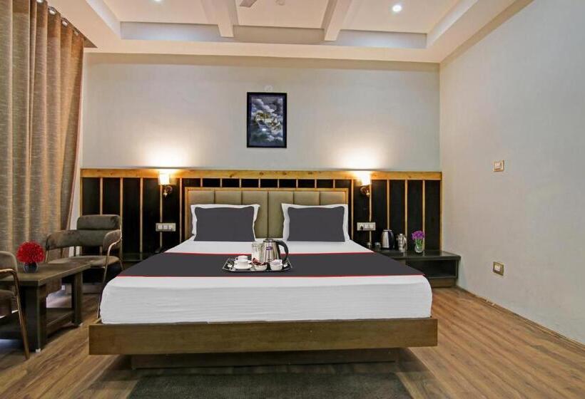 デラックストリプルルーム, Fabhotel Outhills