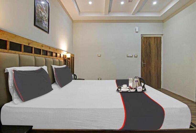 デラックストリプルルーム, Fabhotel Outhills