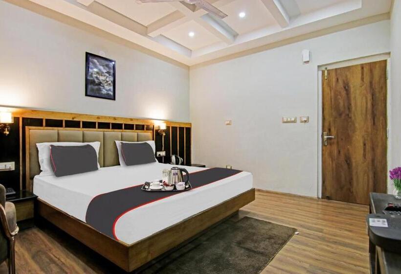 Трехместный Номер Deluxe, Fabhotel Outhills
