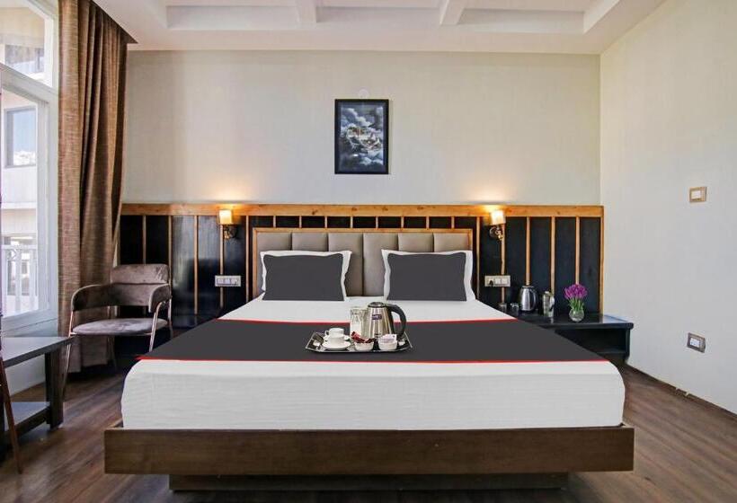 デラックストリプルルーム, Fabhotel Outhills