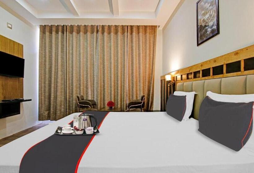 デラックストリプルルーム, Fabhotel Outhills