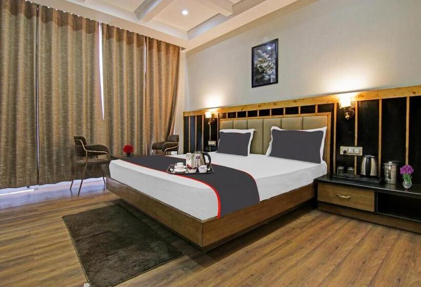 デラックストリプルルーム, Fabhotel Outhills