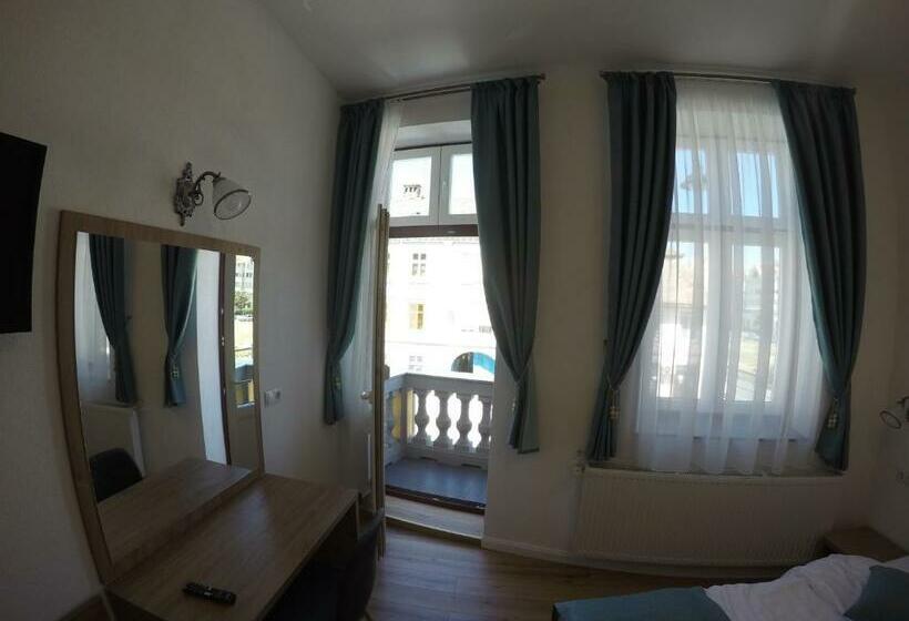 سوییت خانوادگی, Casa Bacila