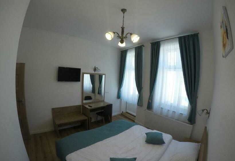 سوییت خانوادگی, Casa Bacila