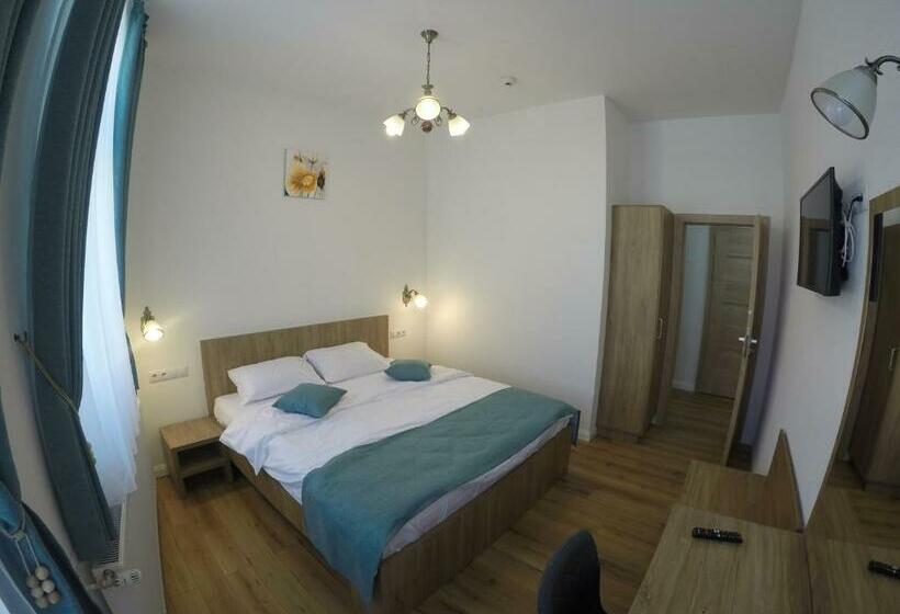 سوییت خانوادگی, Casa Bacila