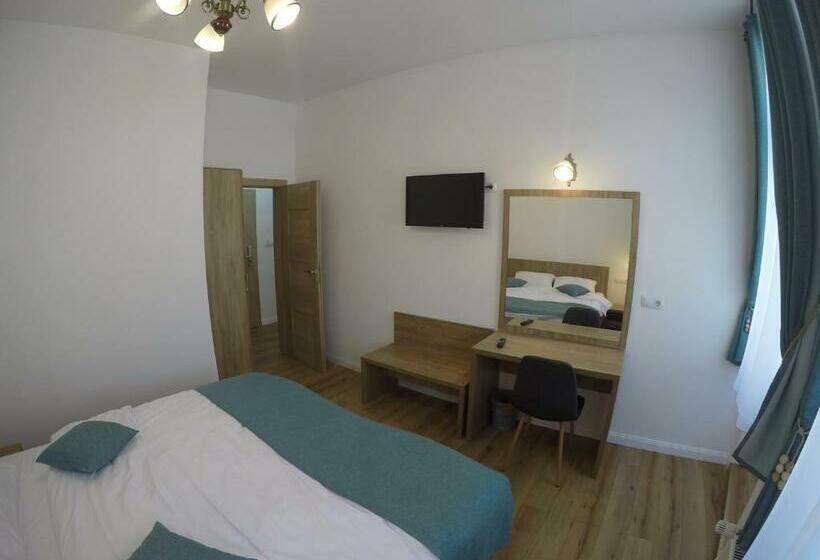 سوییت خانوادگی, Casa Bacila