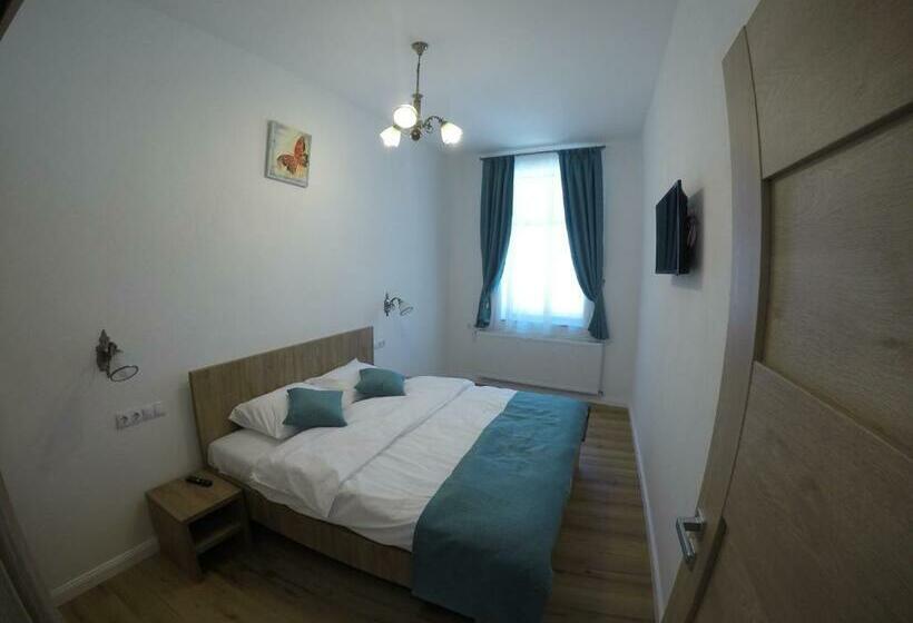 سوییت خانوادگی, Casa Bacila