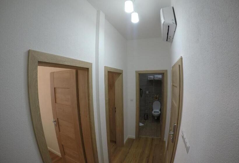 سوییت خانوادگی, Casa Bacila