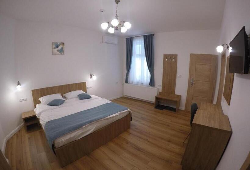 سوییت خانوادگی, Casa Bacila