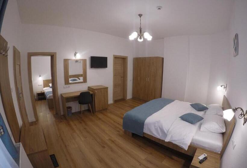 سوییت خانوادگی, Casa Bacila