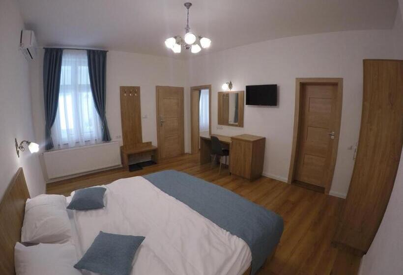 سوییت خانوادگی, Casa Bacila